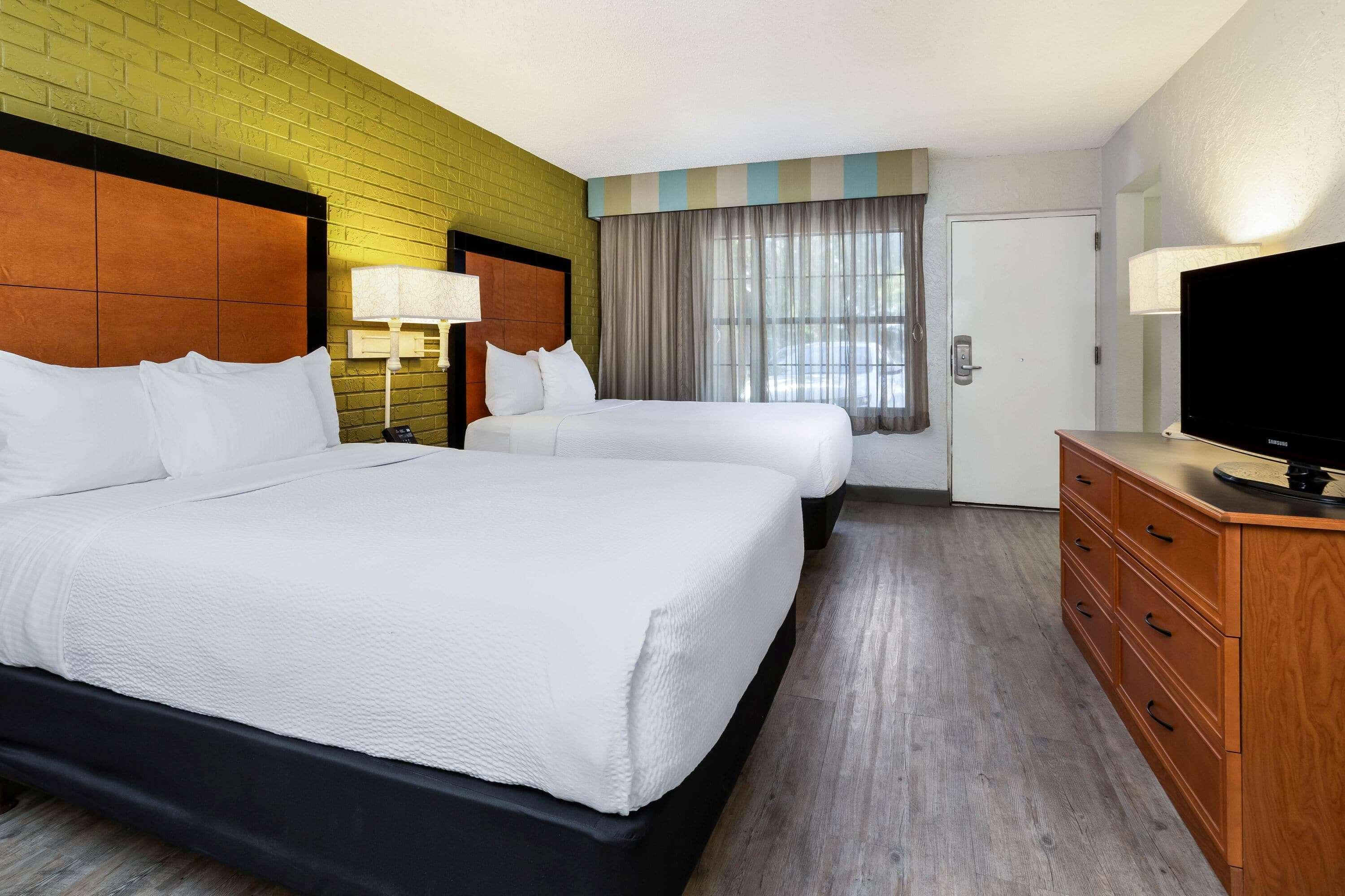 La Quinta Inn Tampa Airport Stadium Westshore Екстериор снимка