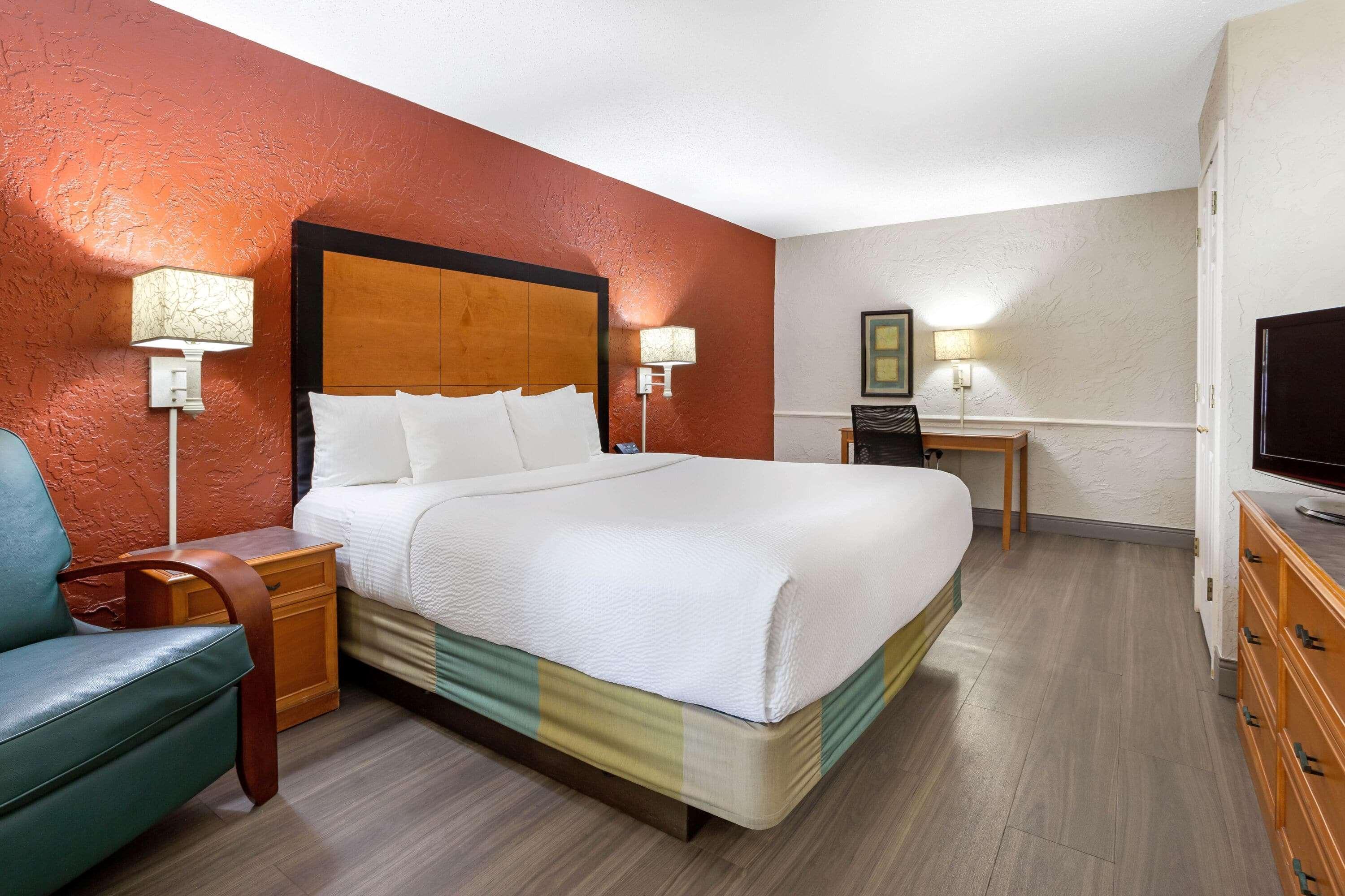 La Quinta Inn Tampa Airport Stadium Westshore Екстериор снимка