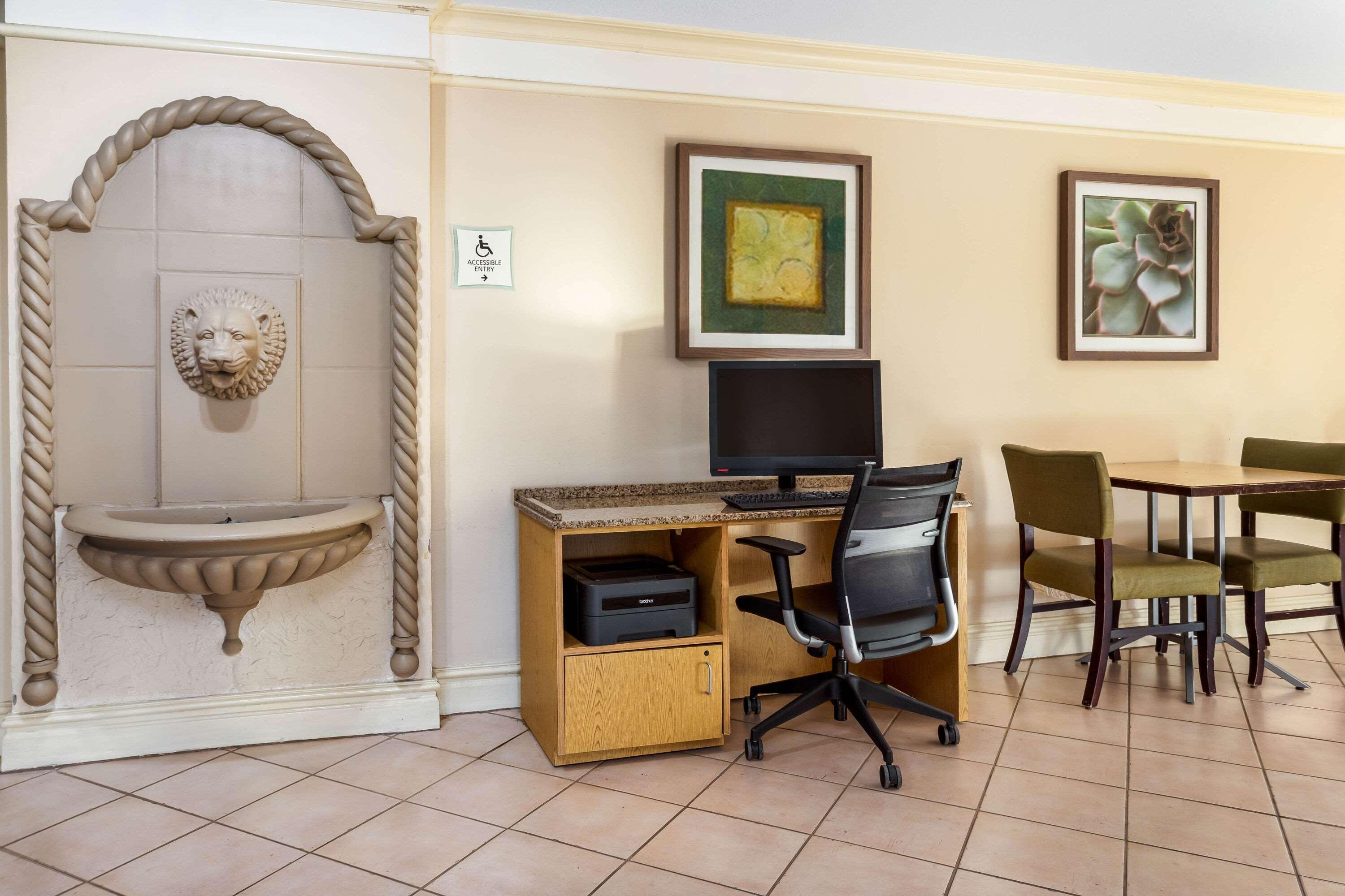 La Quinta Inn Tampa Airport Stadium Westshore Екстериор снимка