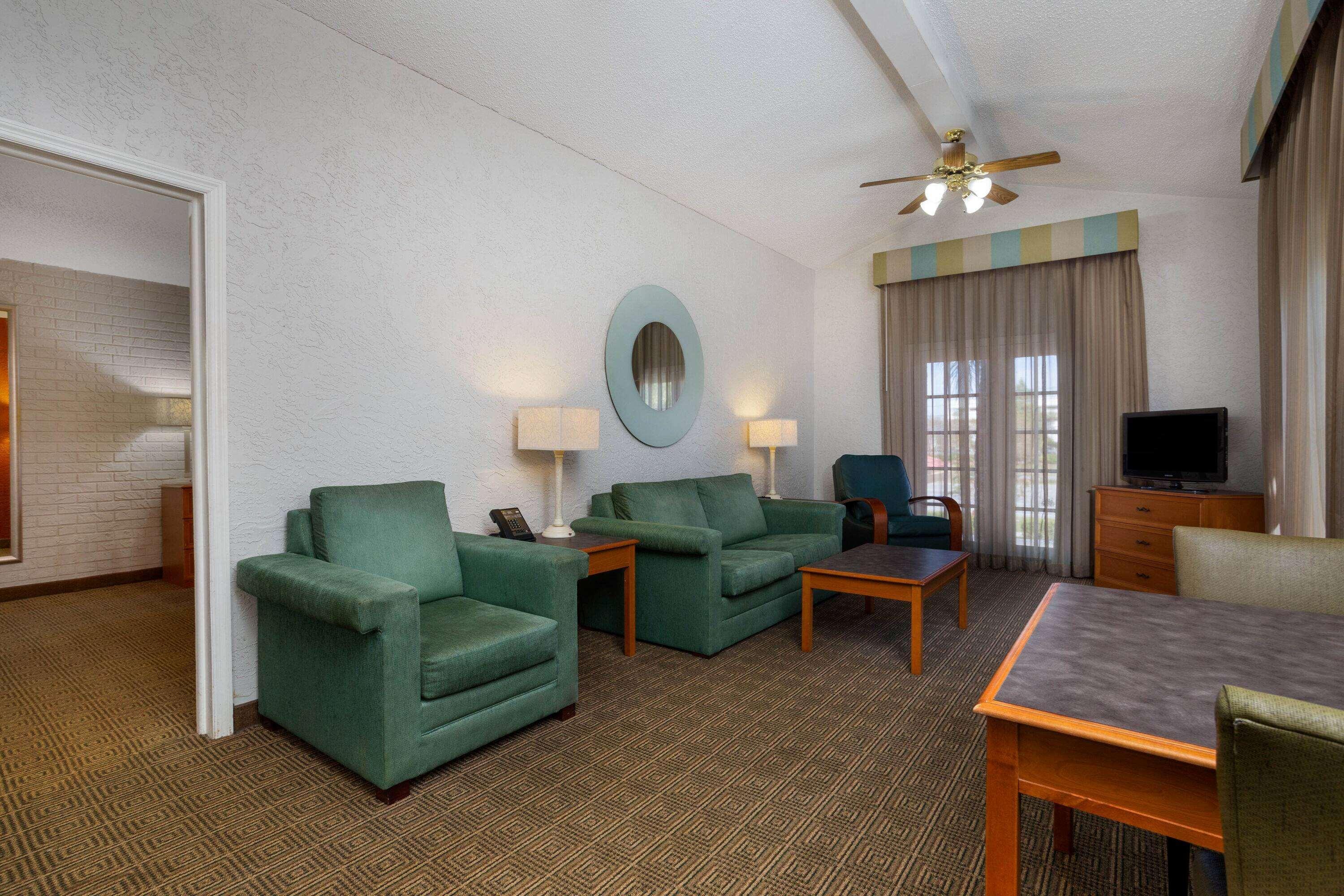 La Quinta Inn Tampa Airport Stadium Westshore Екстериор снимка